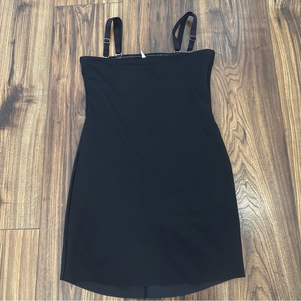 Leonisa Two-in-One Undetectable Sculpting Skort Slip Black
